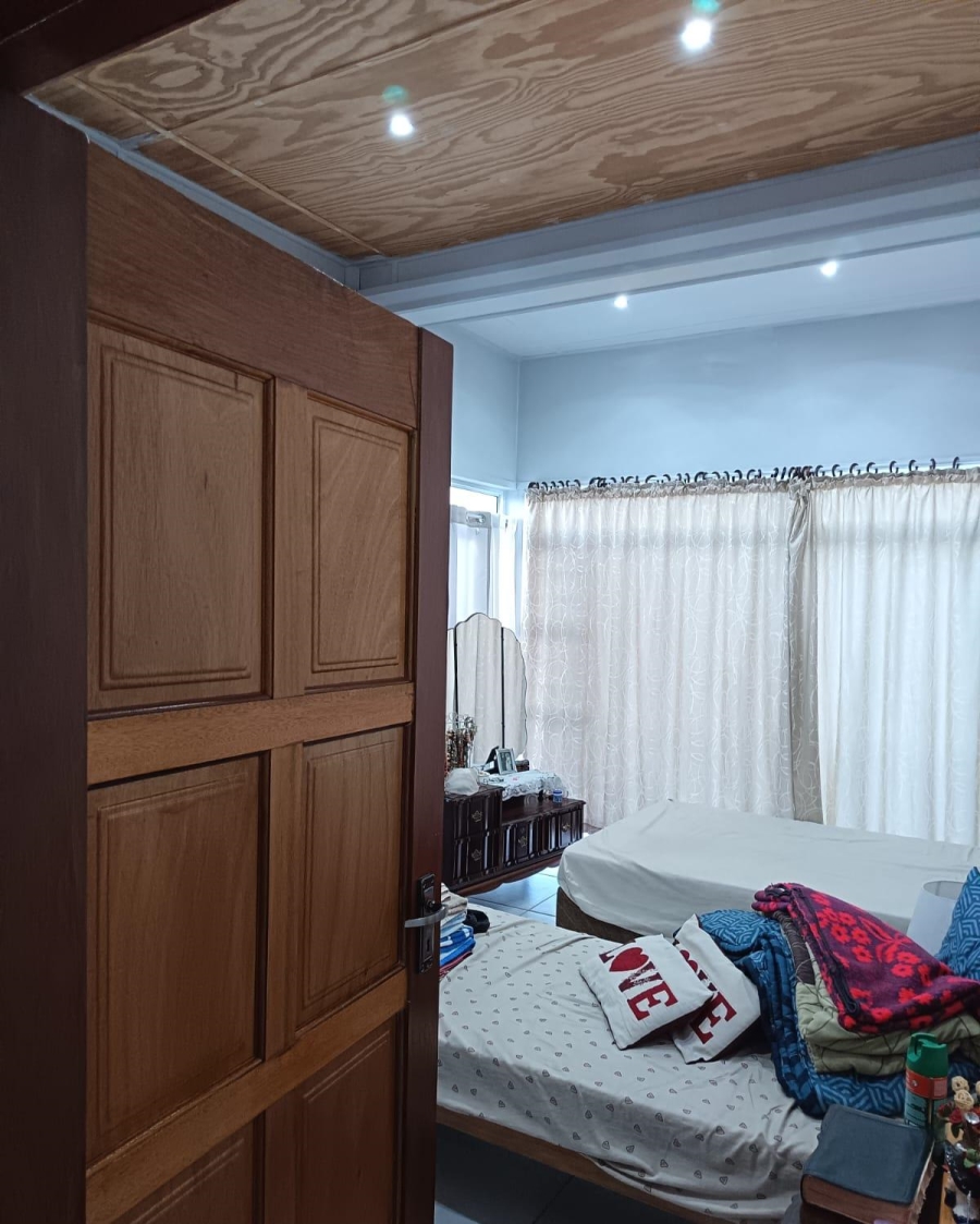 5 Bedroom Property for Sale in Seemeeu Park Western Cape
